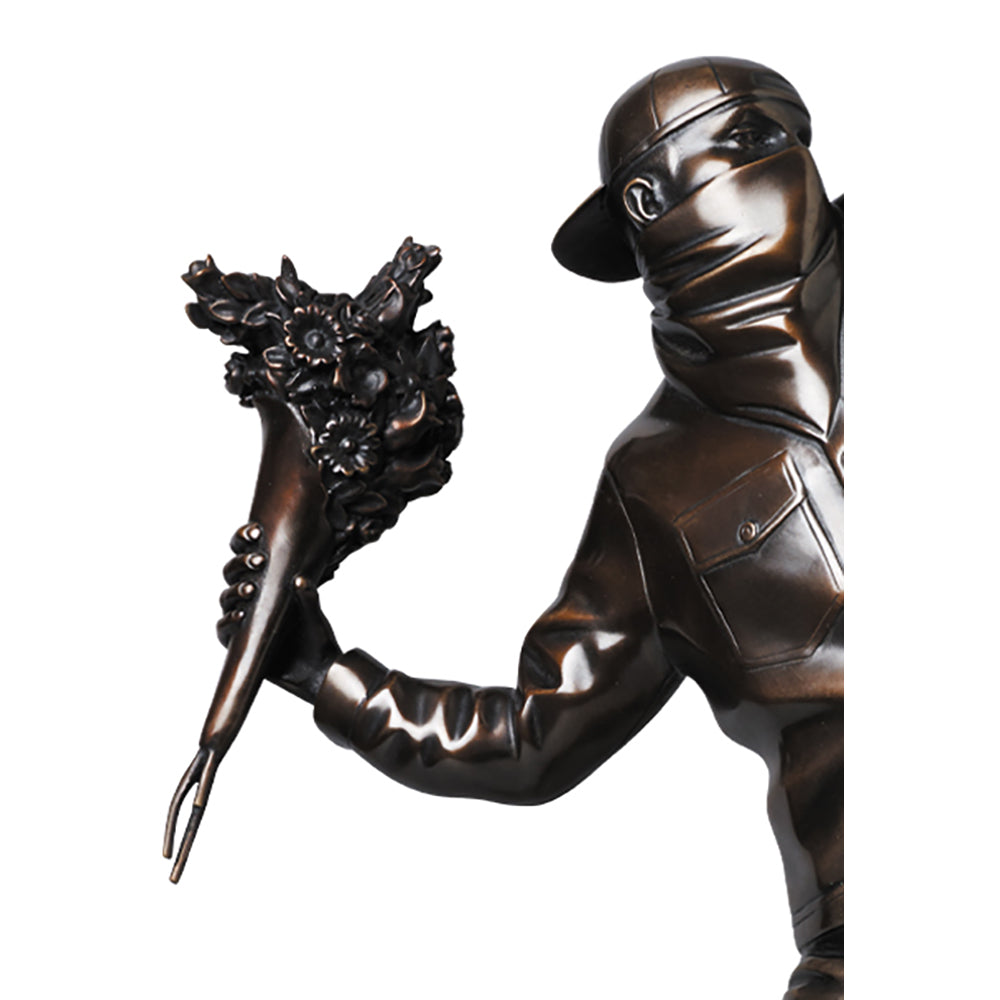 FLOWER BOMBER BRONZE STATUE_2