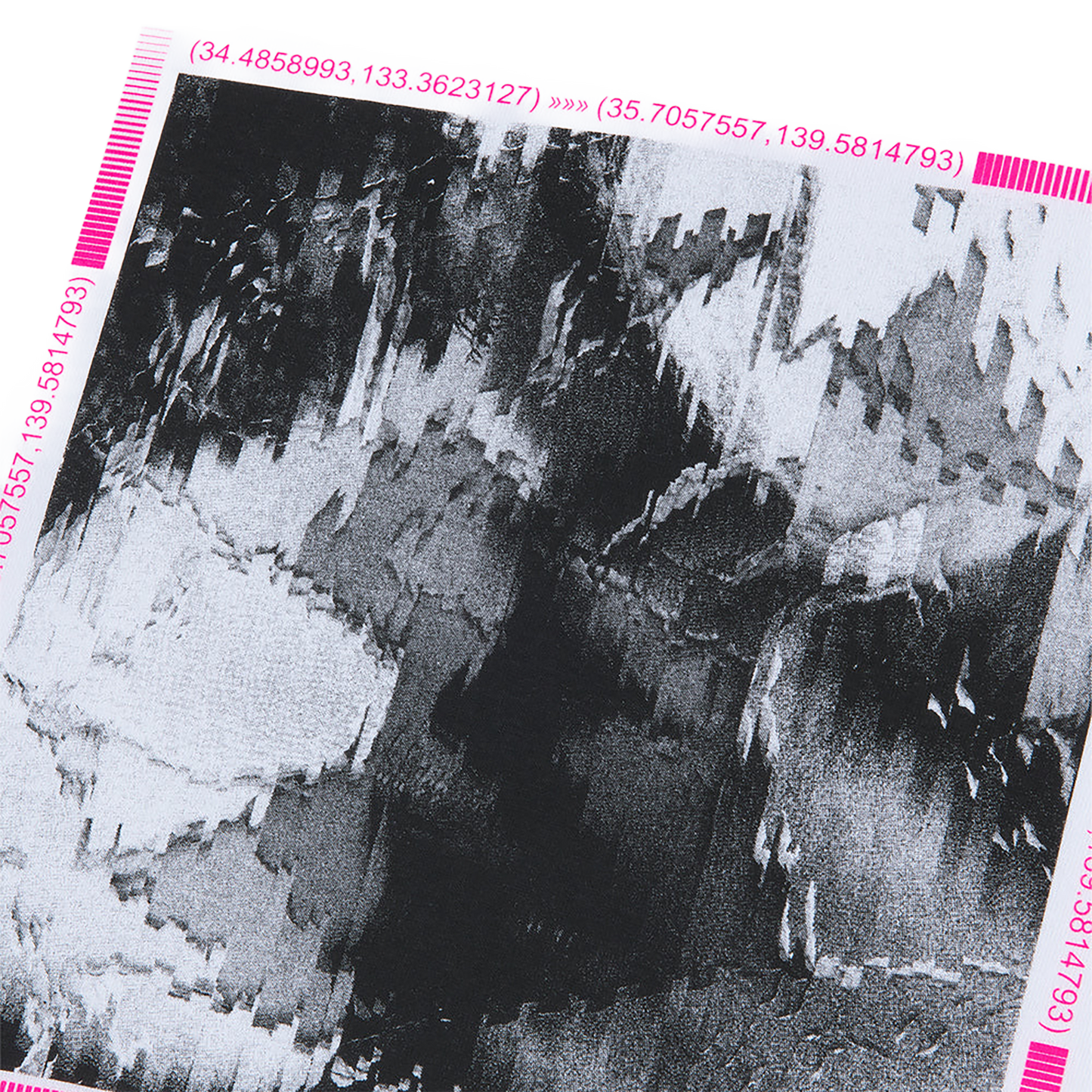 KOSUKE KAWAMURA T 恤“KISS”