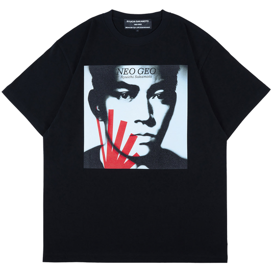 MLE Ryuichi Sakamoto "NEO GEO" TEE《Planned to be shipped in late December 2025 / Order period is until September 27》

