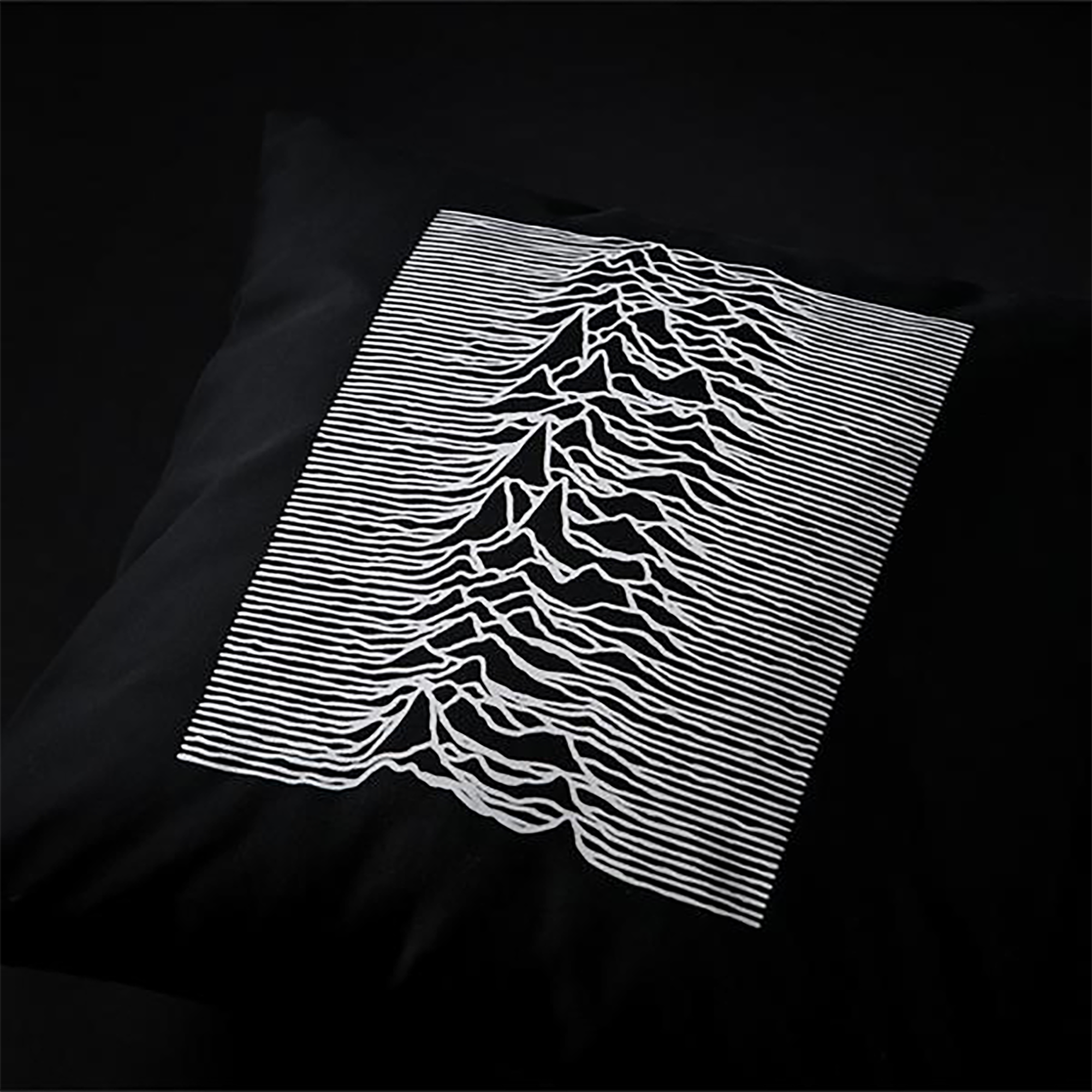 SQUARE CUSHION "UNKNOWN PLEASURES"