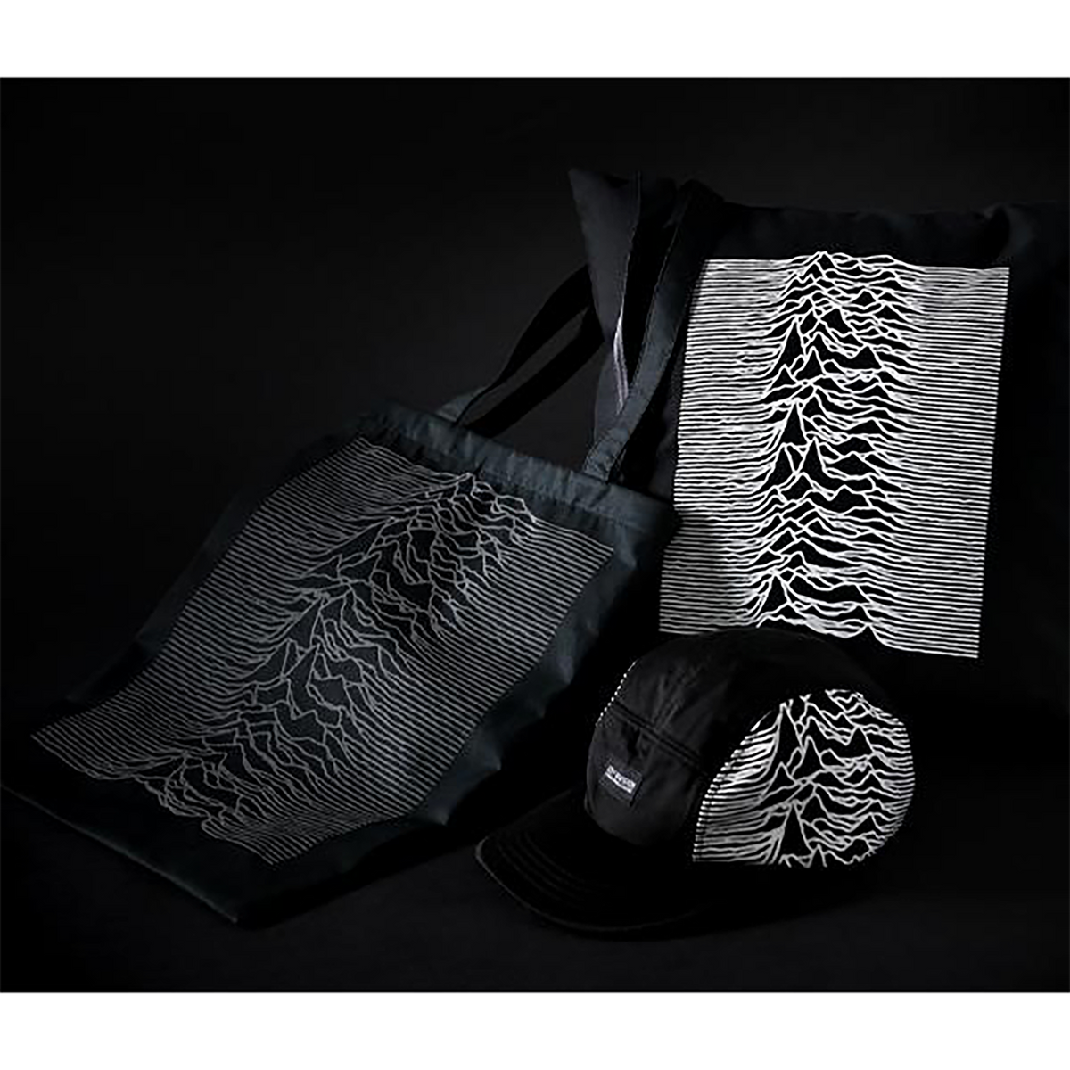 SQUARE CUSHION "UNKNOWN PLEASURES"
