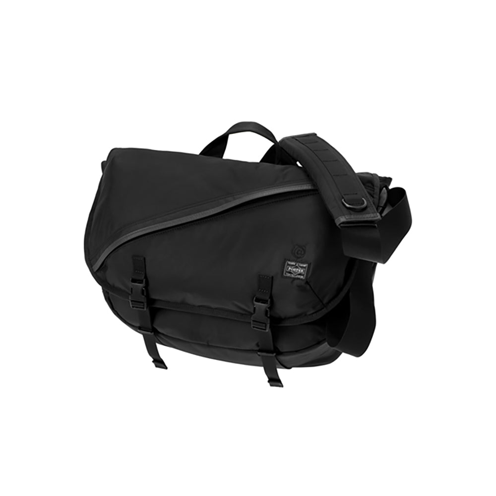 「PORTER × BE@RBRICK」 BLACK／REFLECTIVE MESSENGER BAG_0