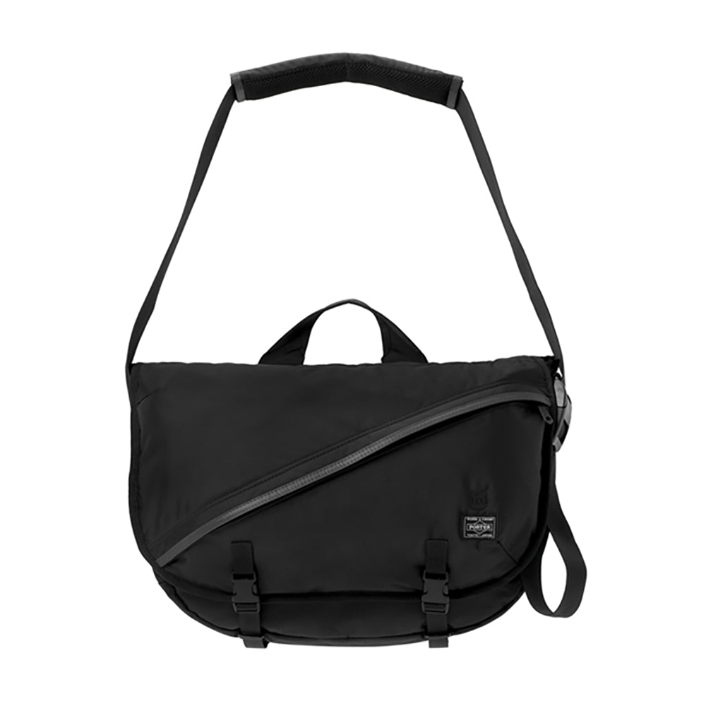 「PORTER × BE@RBRICK」 BLACK／REFLECTIVE MESSENGER BAG_2