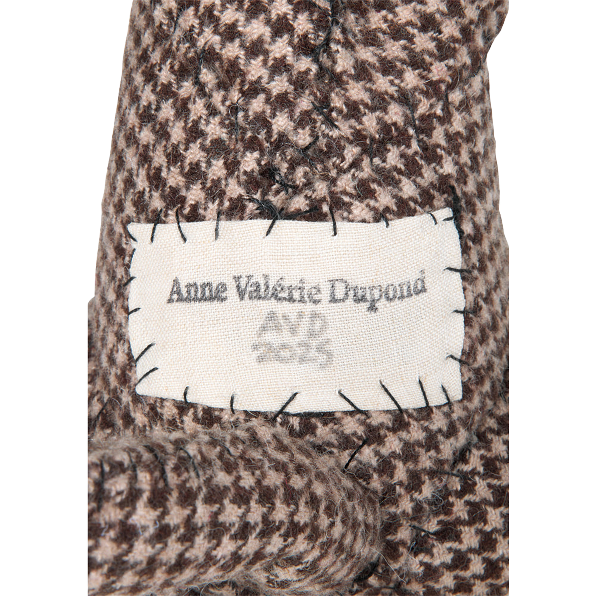 #048 Anne Valerie Dupond Auguste
