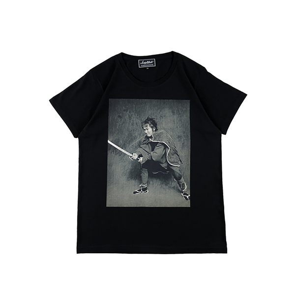 Amplifier “忌野清志郎” TEE / 大川直人 BLACK | MEDICOM TOY OFFICIAL
