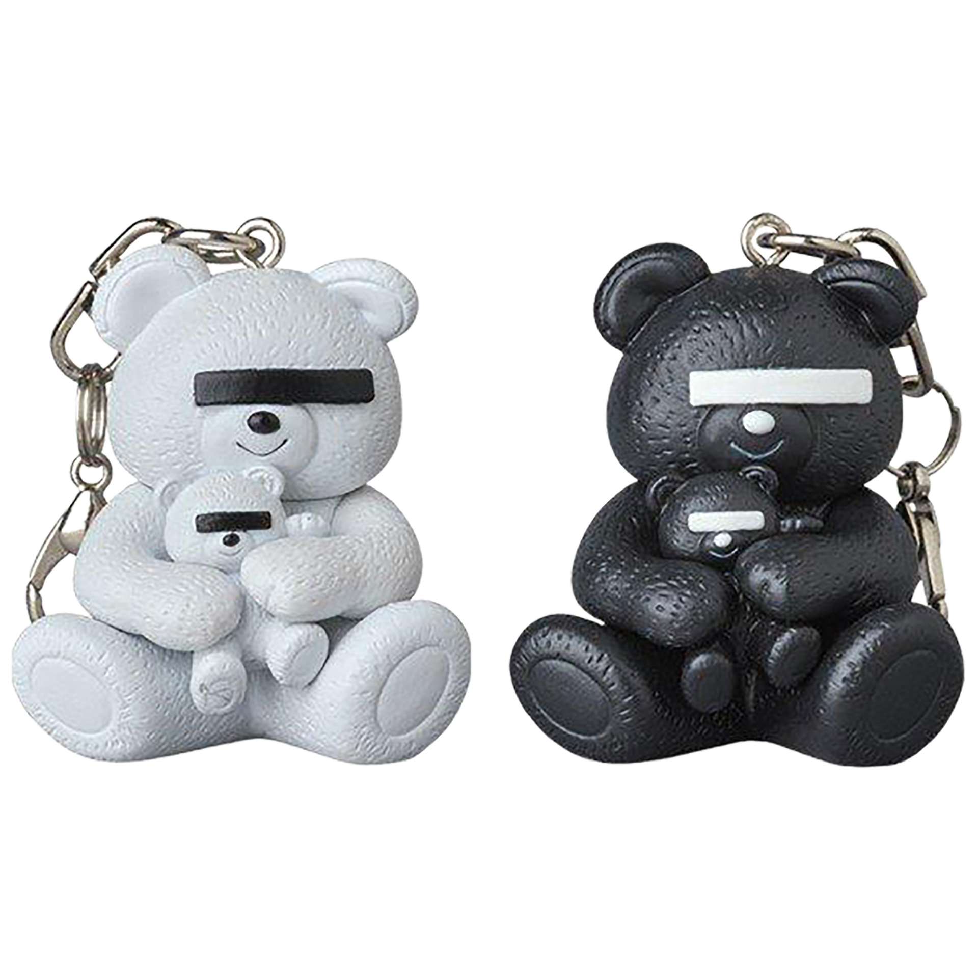 KEYCHAIN ​​UNDERCOVER BEAR WHITE / BLACK | MEDICOM TOY OFFICIAL STORE