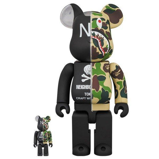 A BATHING APE(R) × NEIGHBORHOOD(R) BE@RBRICK 100% &amp; 400%